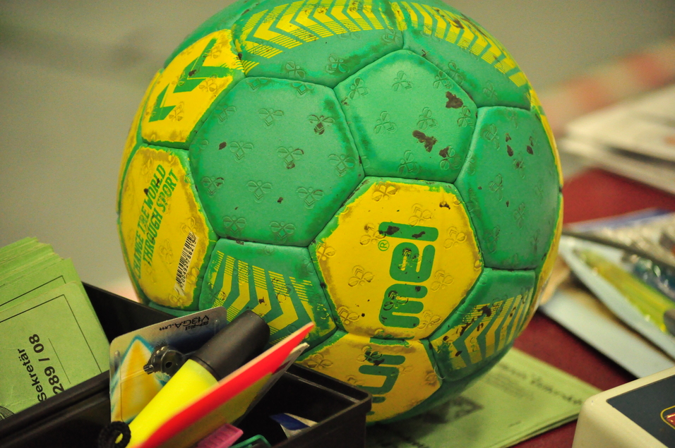 Handball gr&uuml;n gelb